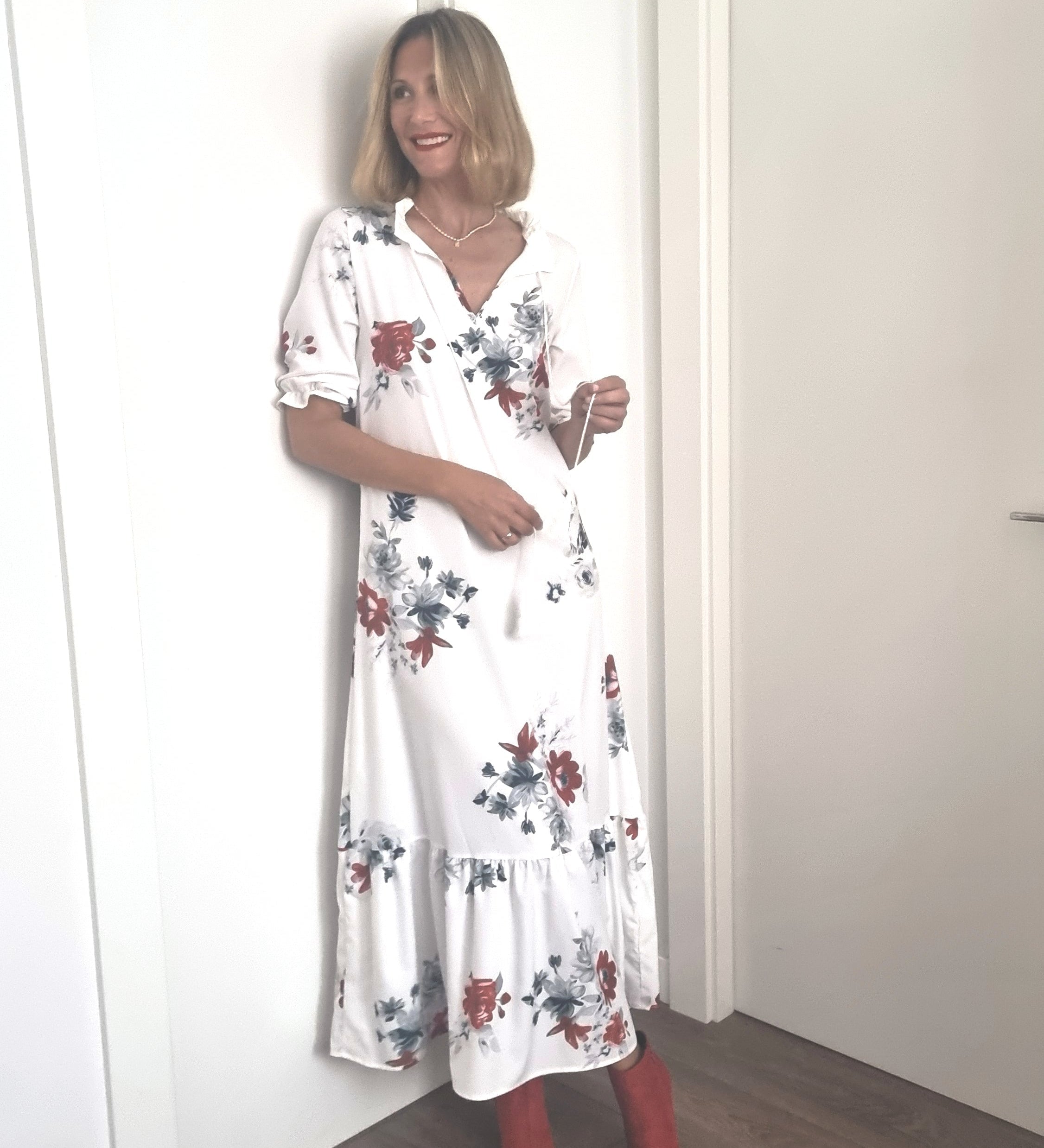 Dúnia™ フラワープリントとフリルのロングドレス